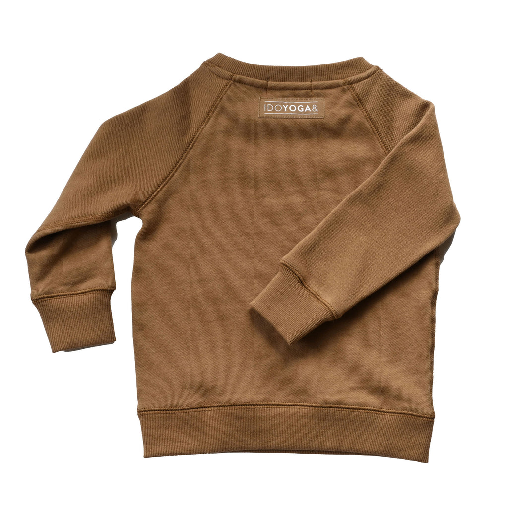 IDOYOGA WITH NONNA KIDS CREWNECK - DARK SAND